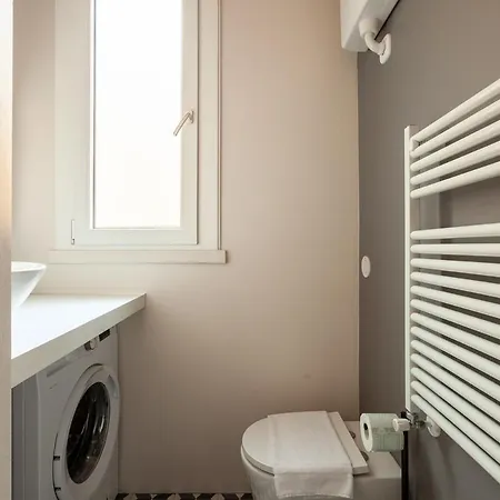 Apartment Renovated In The Center Of Milan